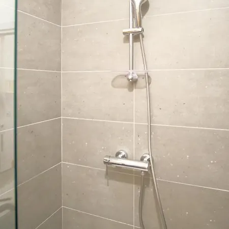 Daire Charming Bright Appt For 2 *